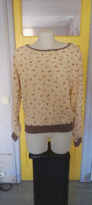 Blusa transparente floral beige y marrón
