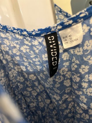Mono H&M flores azul y blanco Talla L