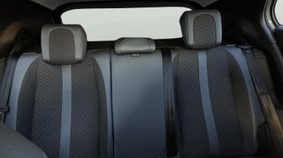 Peugeot e-2008 Eléctrico Allure 100 kW (136 CV)