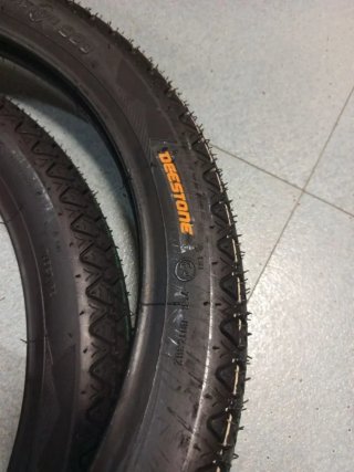 Cubiertas Vespino  2.50-17 más 2 camaras