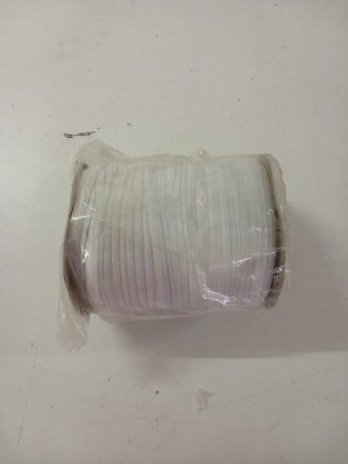 Rollo de tela elástica blanca
