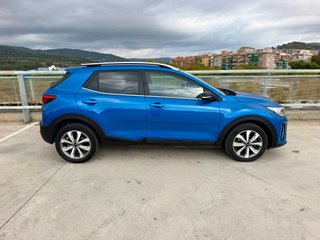 KIA Stonic 2024 ETIQUETA ECO