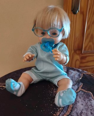 Muñeco Nenuco antiguo con gafas
