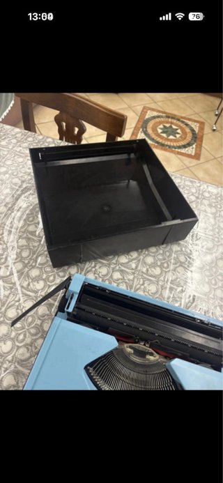 Macchina da scrivere ROVER 2000 azzurra