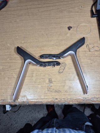 Patas TV LG 32LB550B.ZA con bases grises
