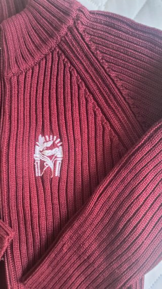 Chaqueta de punto granate con cremallera