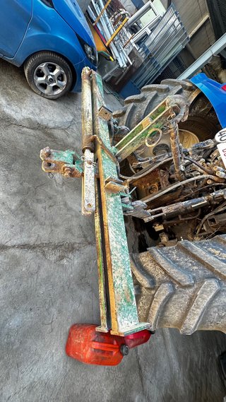 Tractor New Holland Azul