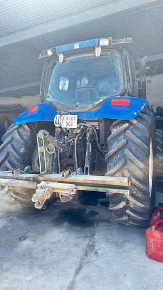 Tractor New Holland Azul