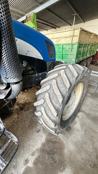 Tractor New Holland Azul
