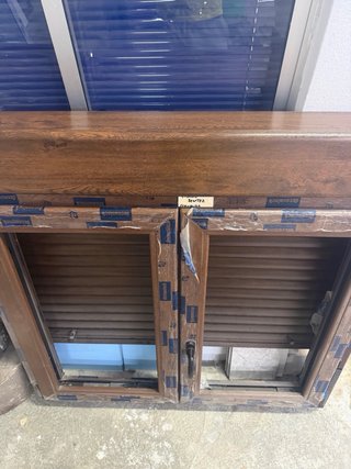 Ventana de PVC marrón con doble cristal