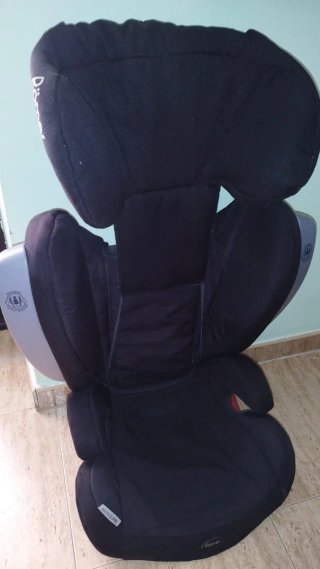 Elevador Römer negro con Isofix