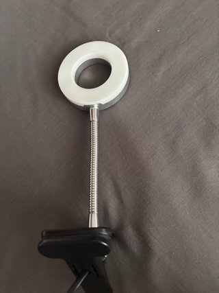 Lámpara LED de escritorio con pinza