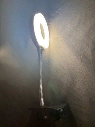 Lámpara LED de escritorio con pinza