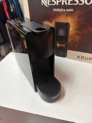 Cafetera Krups Essenza Mini Nespresso leer bien
