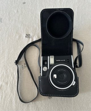Cámara Fujifilm Instax Mini 40 + Funda original