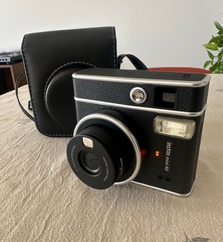 Cámara Fujifilm Instax Mini 40 + Funda original