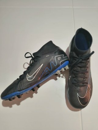 Botas de fútbol Nike Talla 40,5. CM25,5