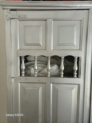 Armario dormitorio plateado