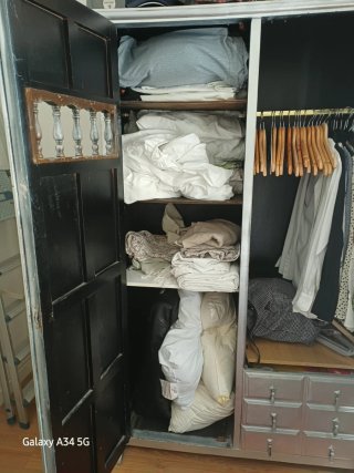 Armario dormitorio plateado