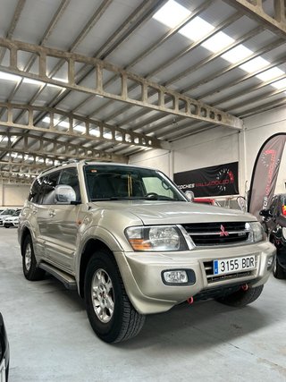 Mitsubishi Montero 2003