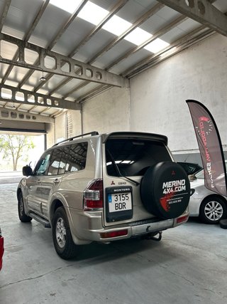 Mitsubishi Montero 2003