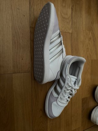 Zapatillas Adidas Mujer Blancas y Plateadas