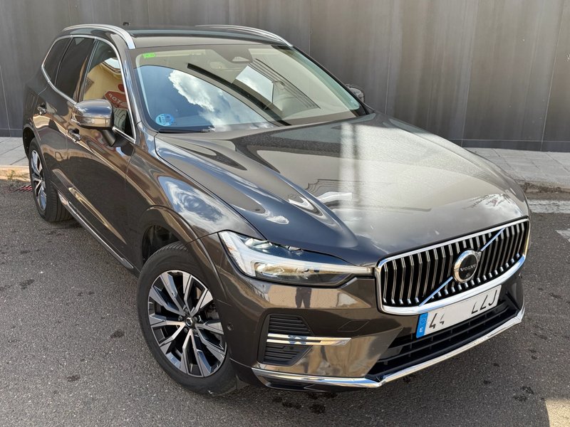 Volvo XC60 2022, foto 5