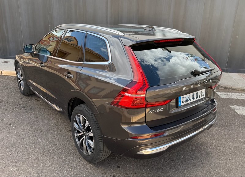 Volvo XC60 2022, foto 8