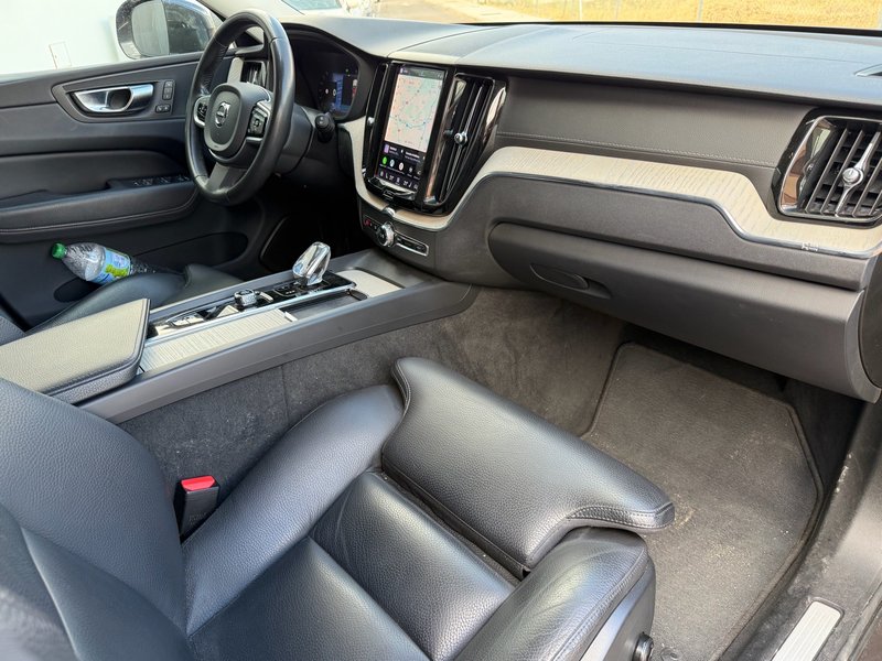 Volvo XC60 2022, foto 11