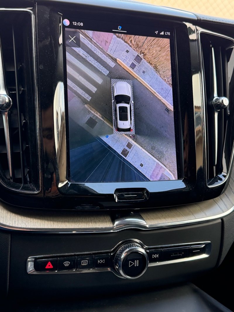 Volvo XC60 2022, foto 13