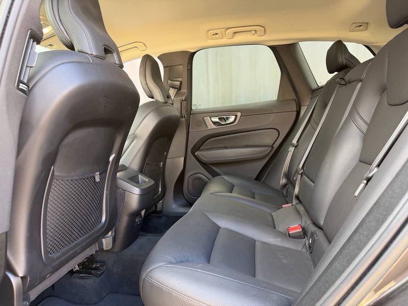 Volvo XC60 2022, foto 14