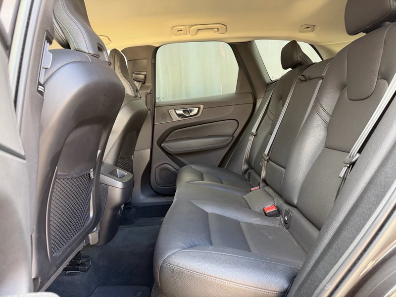 Volvo XC60 2022, foto 15