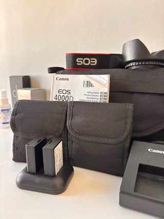 Canon EOS 4000D + Accesorios