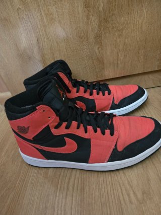 Zapatillas Nike Air Jordan Rojas y Negras Talla 42