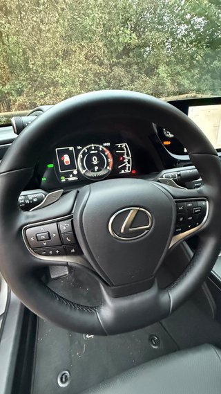 Lexus ES 2026