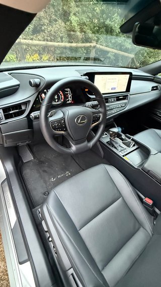 Lexus ES 2026