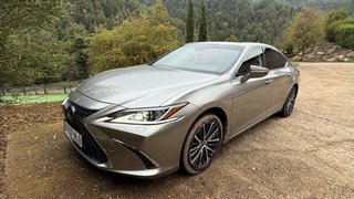 Lexus ES 2026