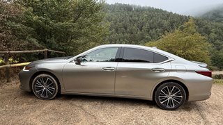 Lexus ES 2026