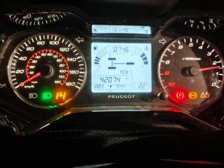 Peugeot Metropolis, revisiónes, distribución, pas