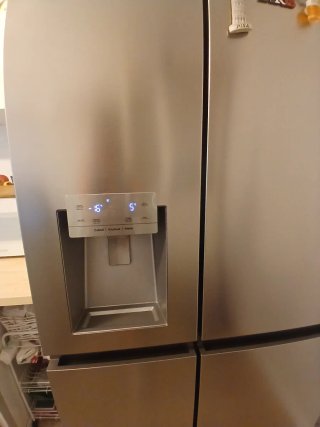 Nevera Americana Hisense con dispensador, 1 año.