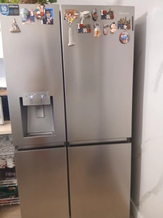 Nevera Americana Hisense con dispensador, 1 año.