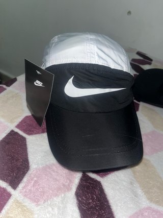 Gorras nike y under armou