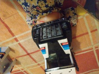 Juguetes antiguos: Conecta 4, camión, muñecos