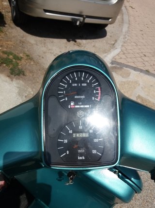 Vespa Cosa 200 verde