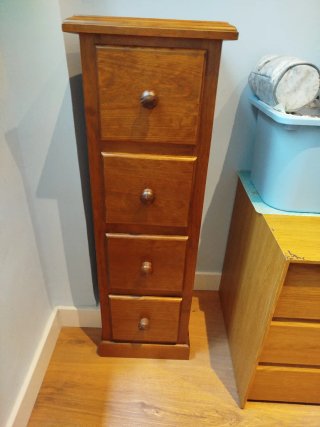 Mueble auxiliar estrecho 4 cajones