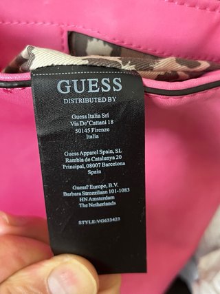 Bolso Guess rosa y beige