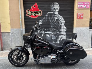 Harley Davidson Sport Glide Negra