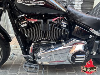 Harley Davidson Sport Glide Negra