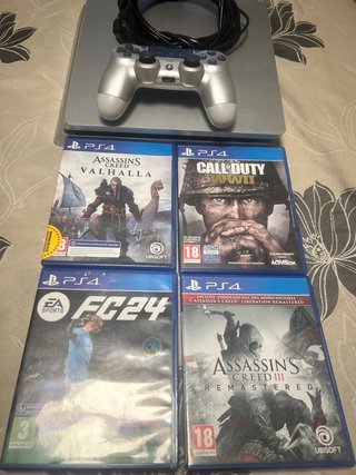 Consola PS4 Silver + 4 Juegos