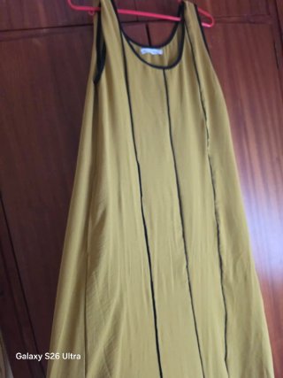 Vestido fluido mostaza y negro